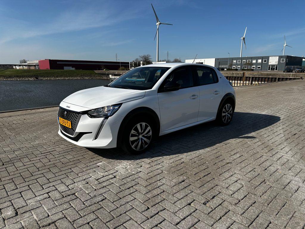 Auto van de zaak of private lease blijven rijden? Dit moet je weten als je werkgever een auto aanbiedt
