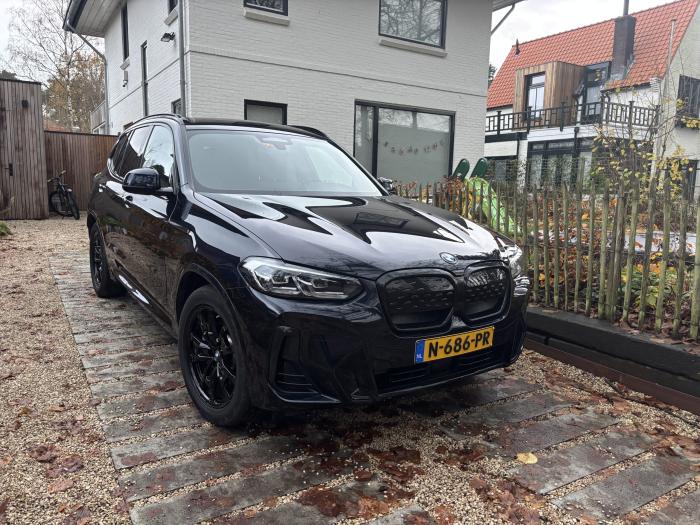 BMW IX3