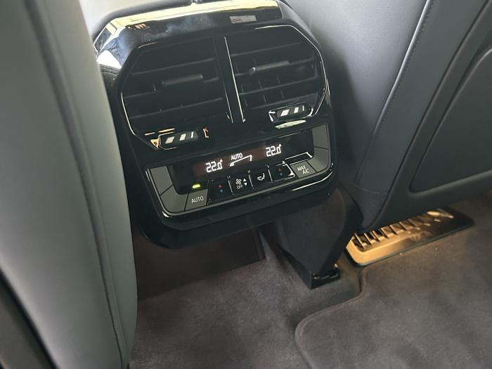 BMW IX50