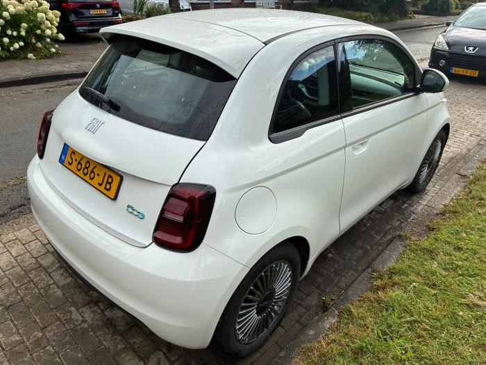 fiat-500e-icon-42-kwh-uit-2023