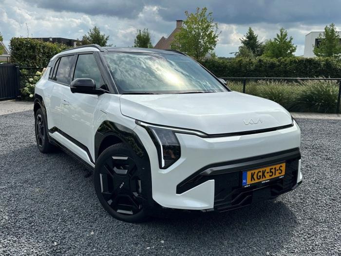 kia-ev3-81-4kwh-gt-plusline