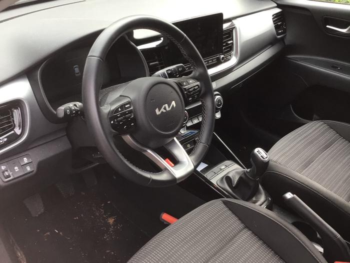 kia-kia-stonic