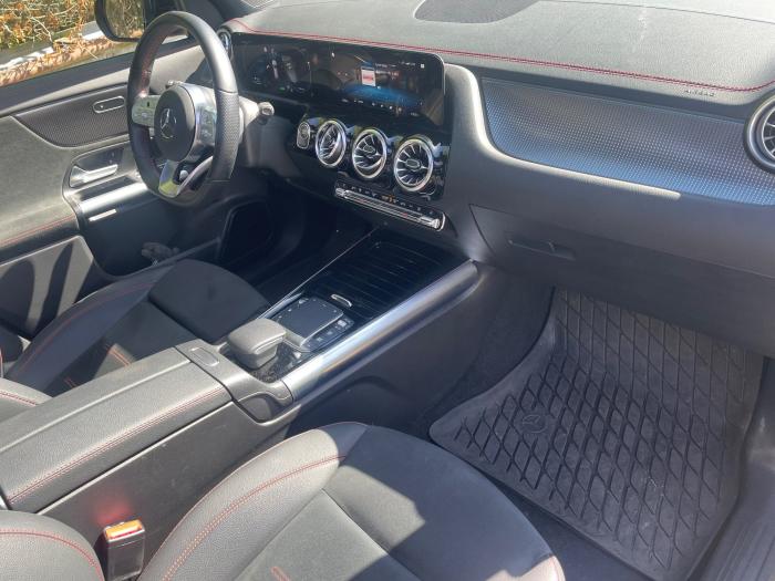 mercedes-benz-eqa-250-amg-line