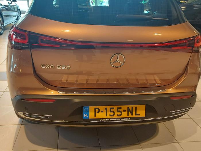 mercedes-benz-eqa-250-business-solution