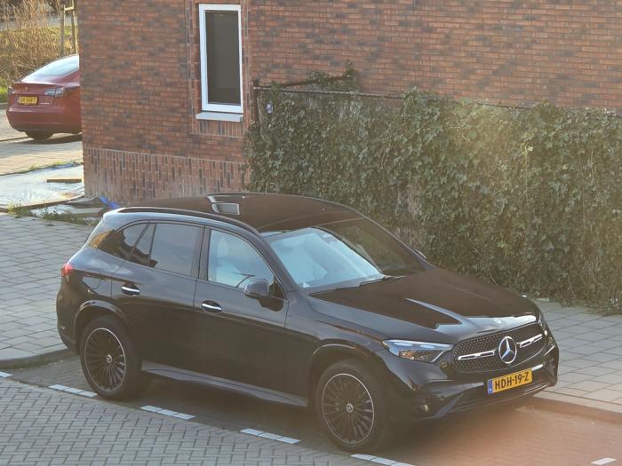 mercedes-benz-glc300e