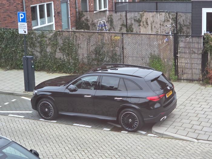 mercedes-benz-glc300e