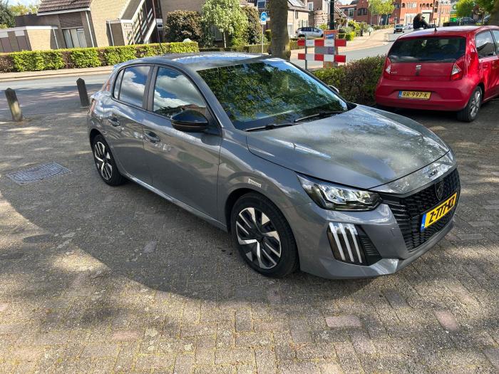 peugeot-208-14