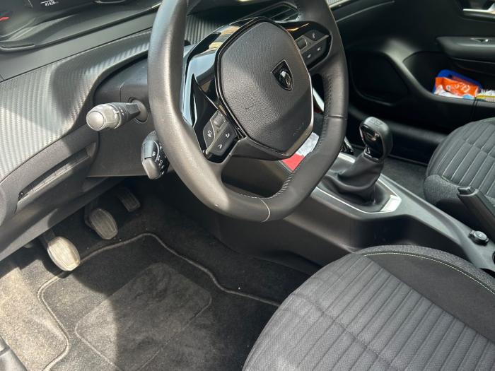 peugeot-208-14