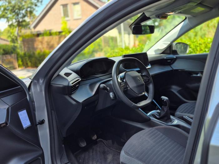 peugeot-208-19