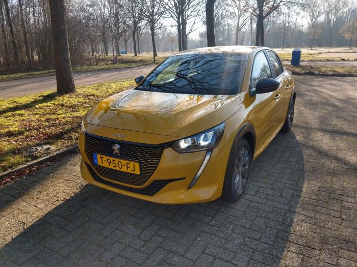 peugeot-e-208-14