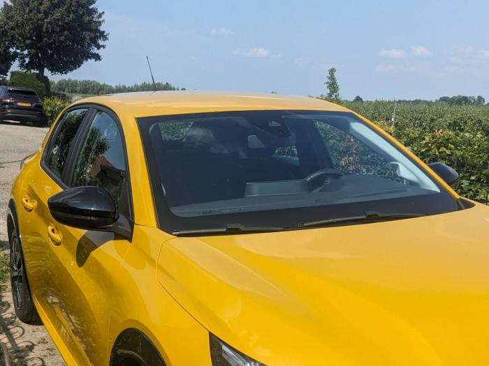 peugeot-e-208-15