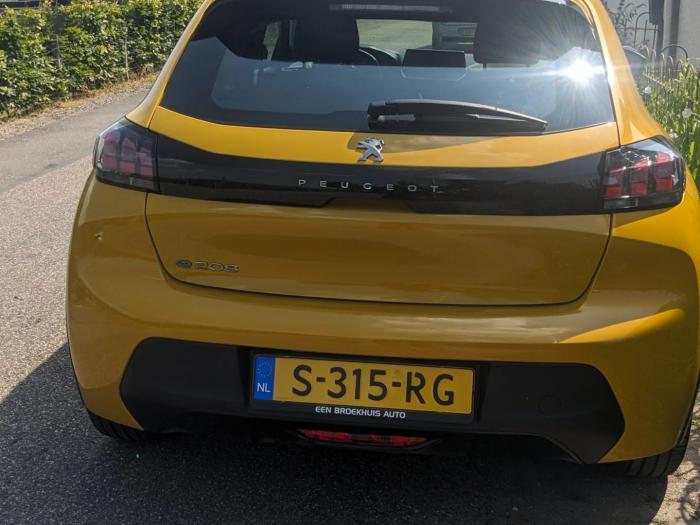 peugeot-e-208-15