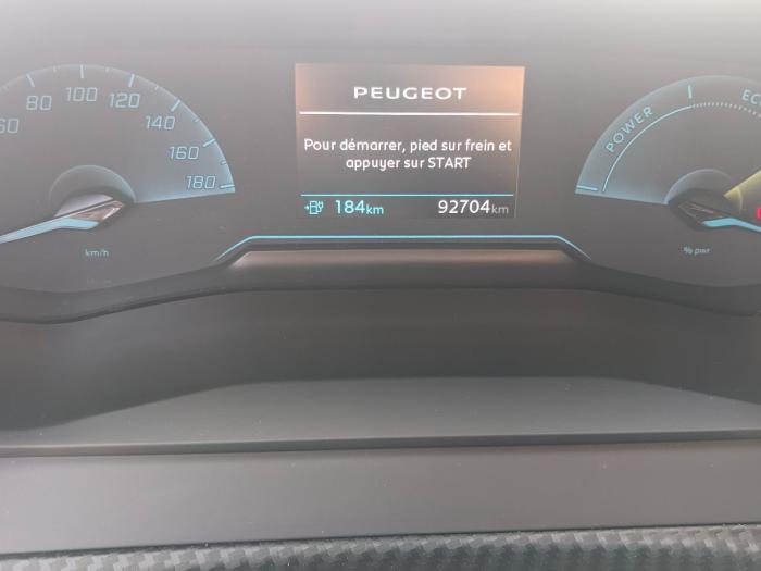 peugeot-e-208-15
