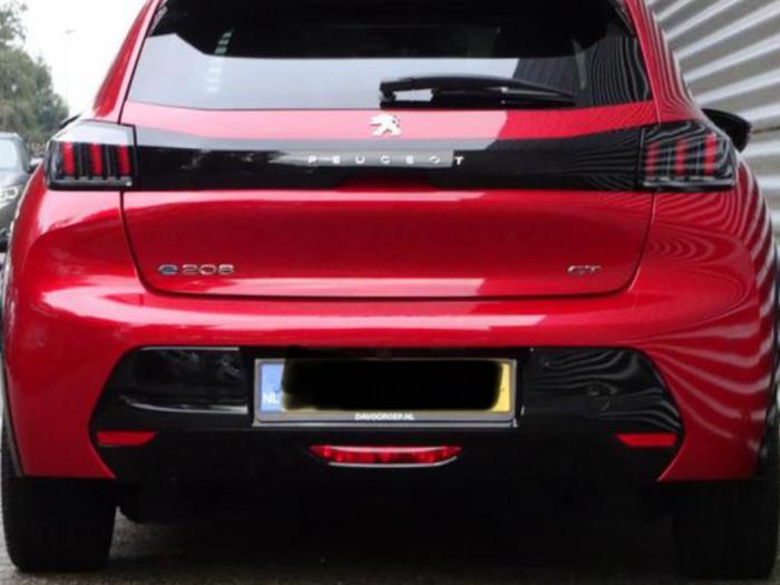 Peugeot e-208