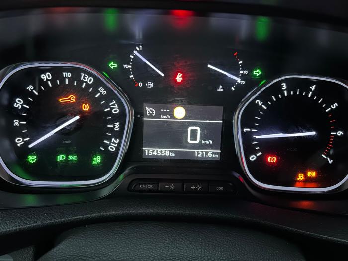 peugeot-expert-2