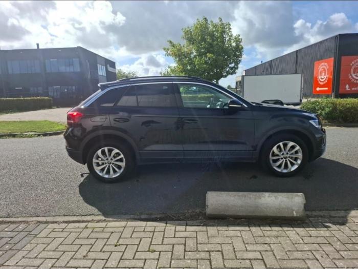 volkswagen-t-roc-1-5-life-edition