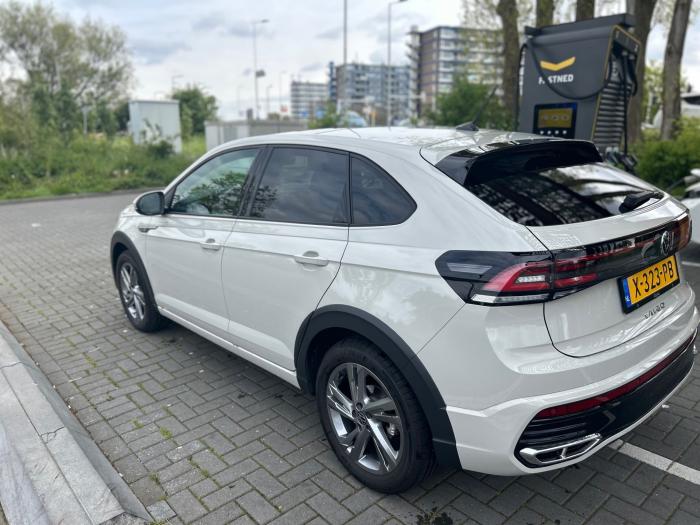 Volkswagen Taigo 1.0 TSI DSGN R-LINE