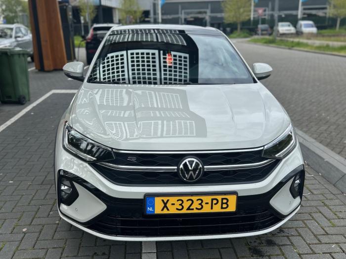Volkswagen Taigo 1.0 TSI DSGN R-LINE